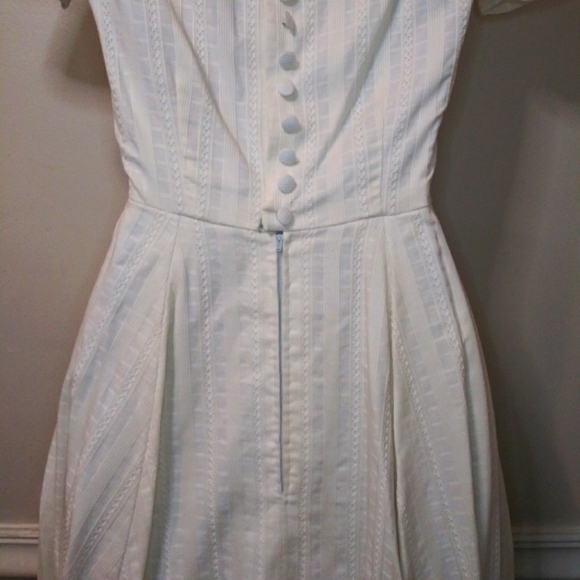 Vintage 50's Handmade Bow Trimmed Embroidered Stripe Ivory Brocade Wedding Dress - Picture 9 of 13